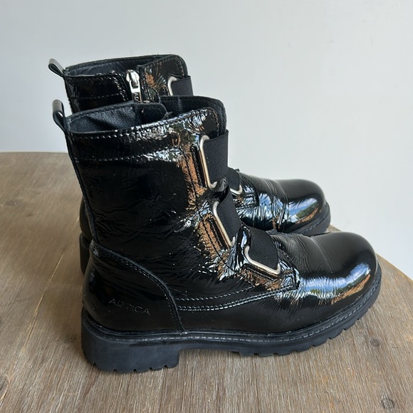 ARTICA Baldy Black Patent Leather Chunky Heel Strap Booties EU 37 US 6.5–7 - Picture 6 of 16